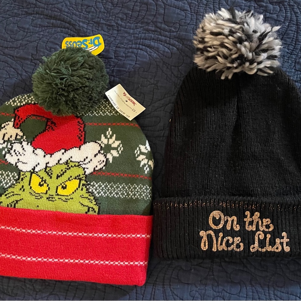 Dr. Seuss Grinch Green and Red Beanie Set